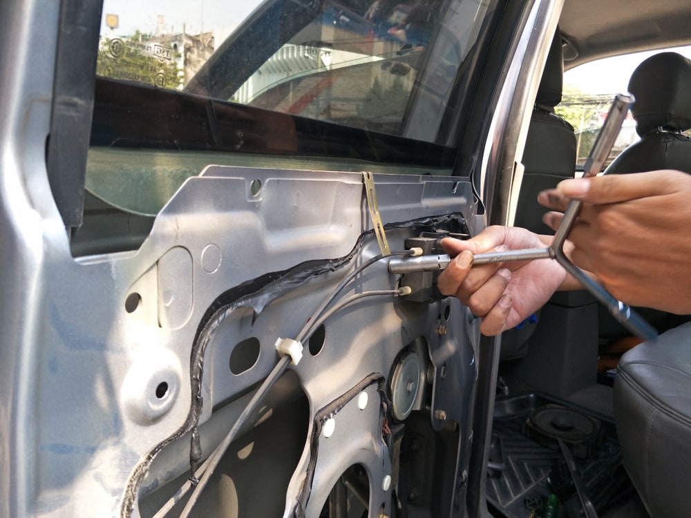 Kaca Samping Mobil Susah Turun Naik Ini Yang Harus Dicek Suzuki