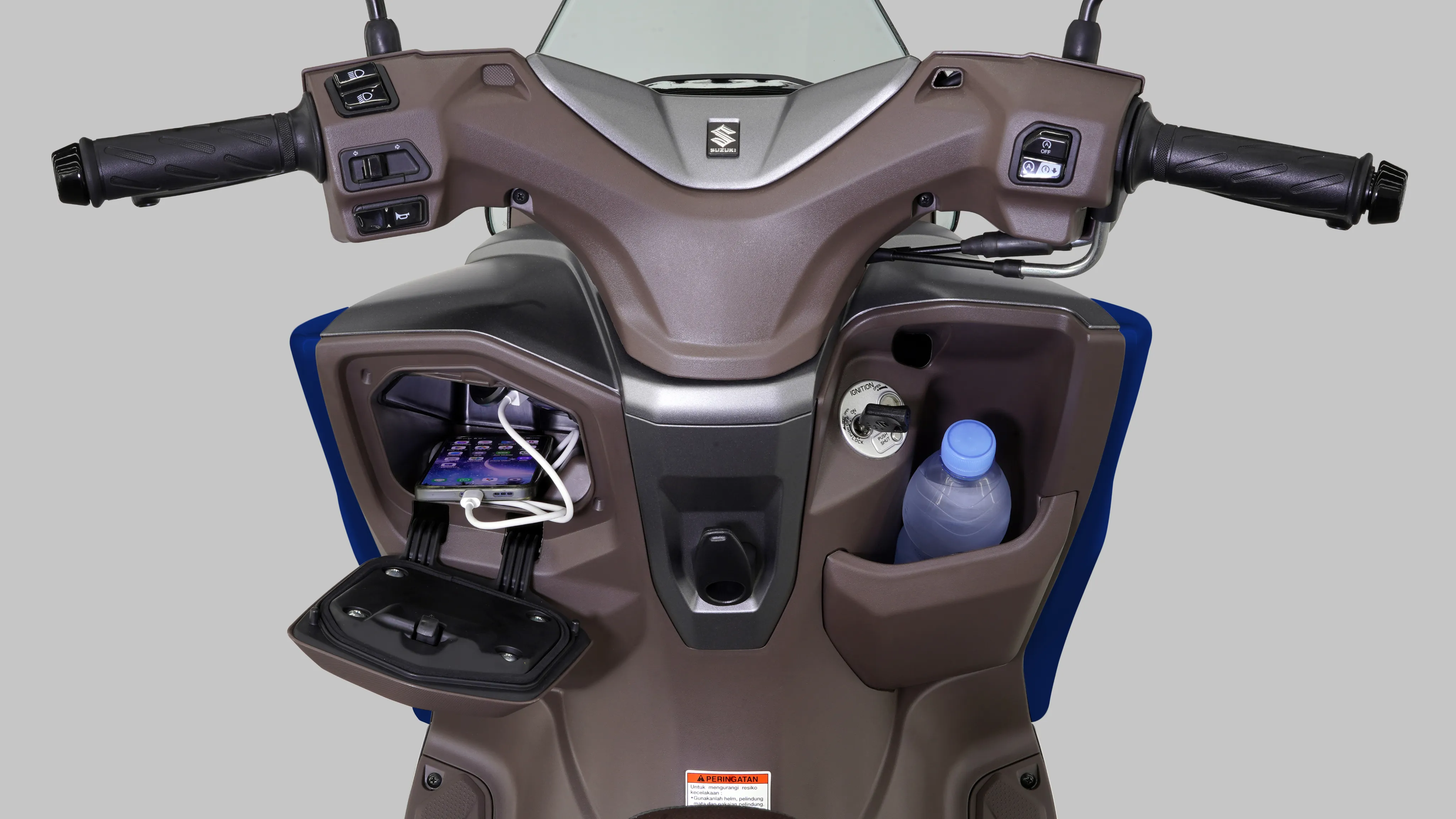 Rich Compartmets with USB Outlet