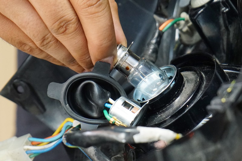 Tips Memasang Lampu Sorot Motor