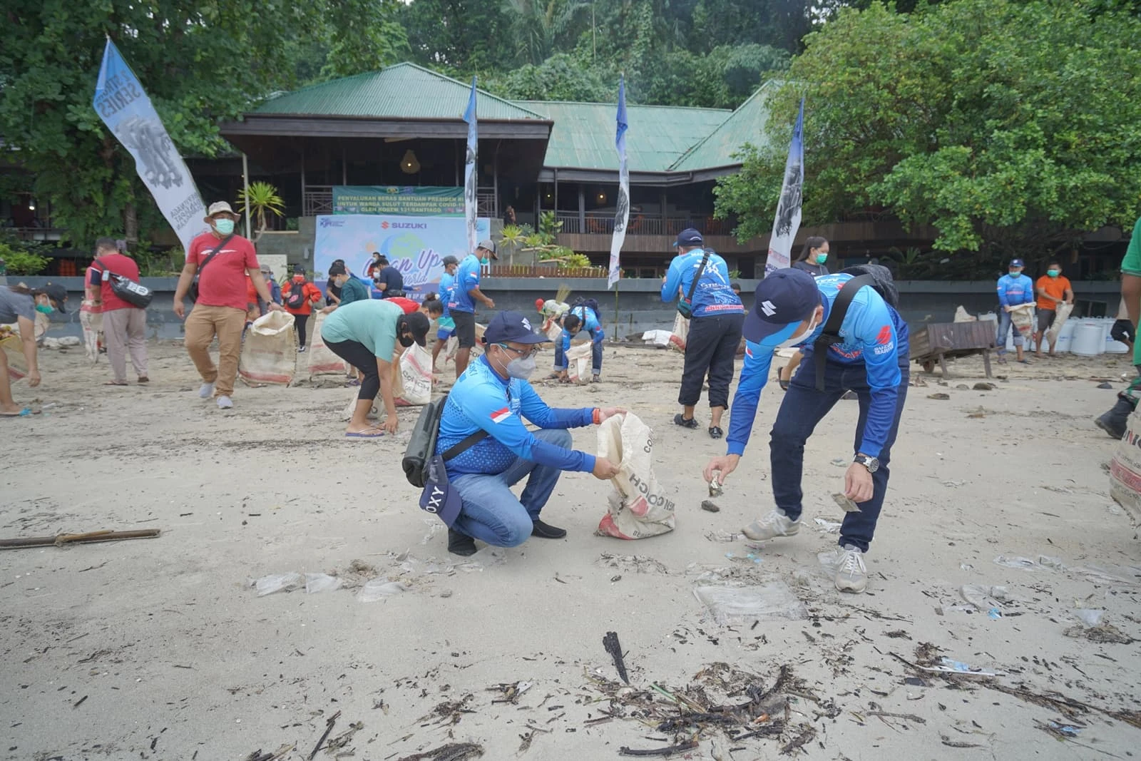 Service_Campaign_Clean_Up_The_World_Suzuki_di_Manado__1_