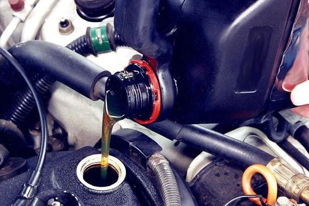 Efek Buruk Lalai Mengganti Oli Mobil