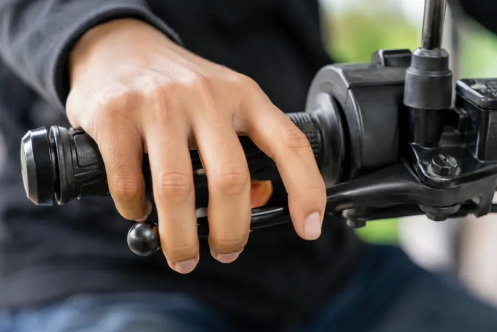 Perbedaan CBS Dan ABS Pada Motor