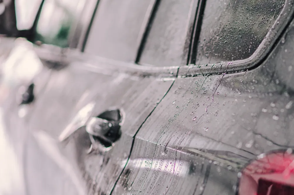 Saluran Air Pada Exterior Mobil