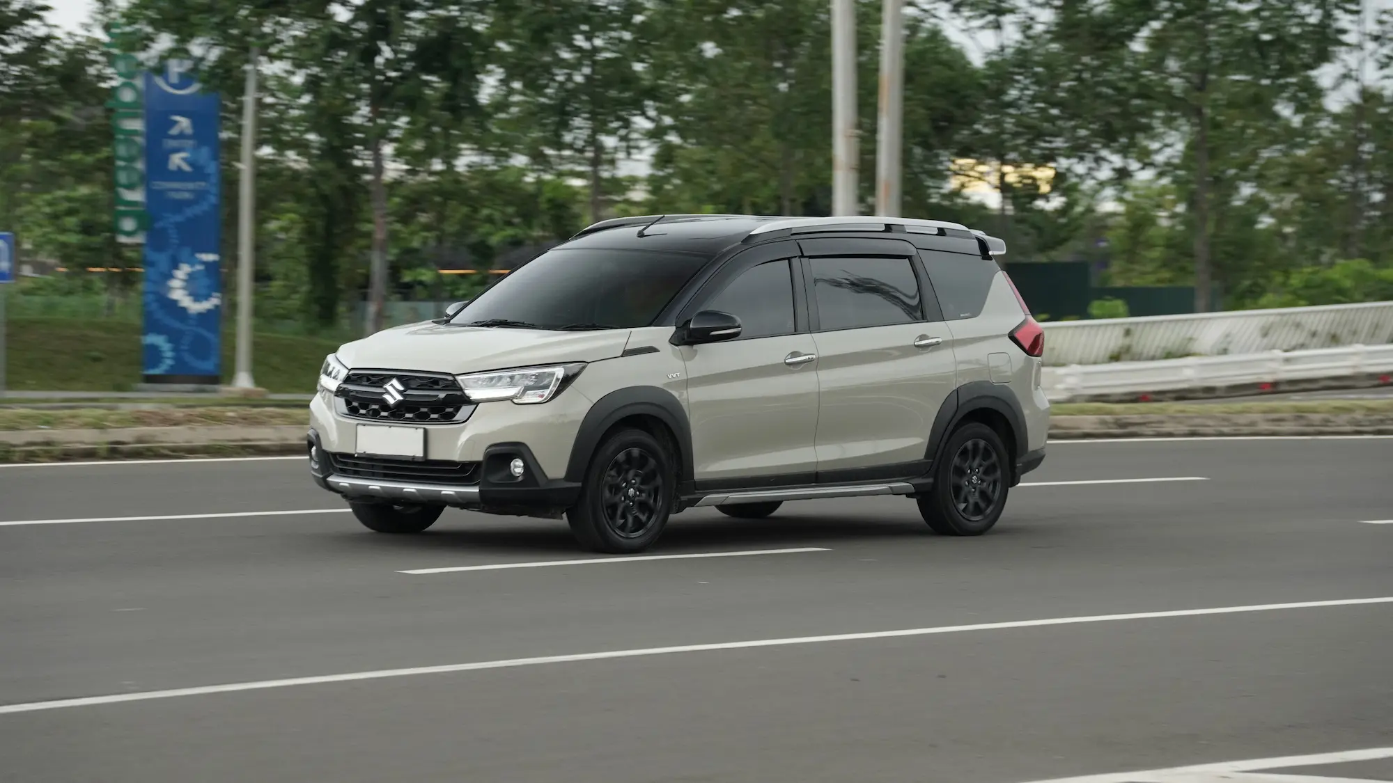 BUDAYA DEFENSIVE DRIVING DAN SMART E-MIRROR DAPAT MENUNJANG KESELAMATAN BERKENDARA