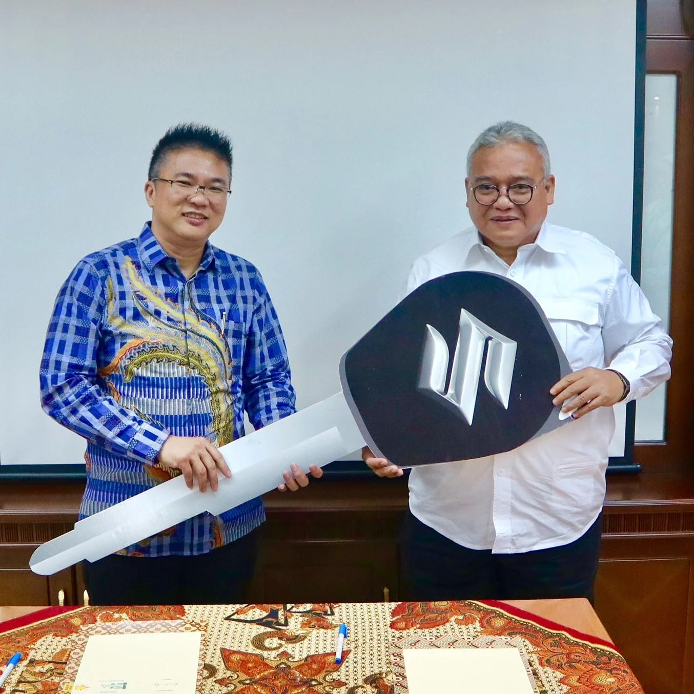 Dukung Pelatihan Kejuruan Otomotif Suzuki Donasikan Unit Ertiga Ke Kementerian Ketenagakerjaan