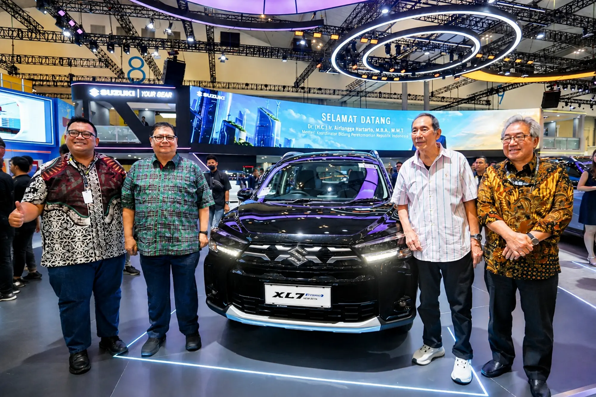 Menteri Koordinator Bidang Perekonomian Republik Indonesia Airlangga Hartarto Mengunjungi Booth Suzuki Indonesia Di Giias 2026
