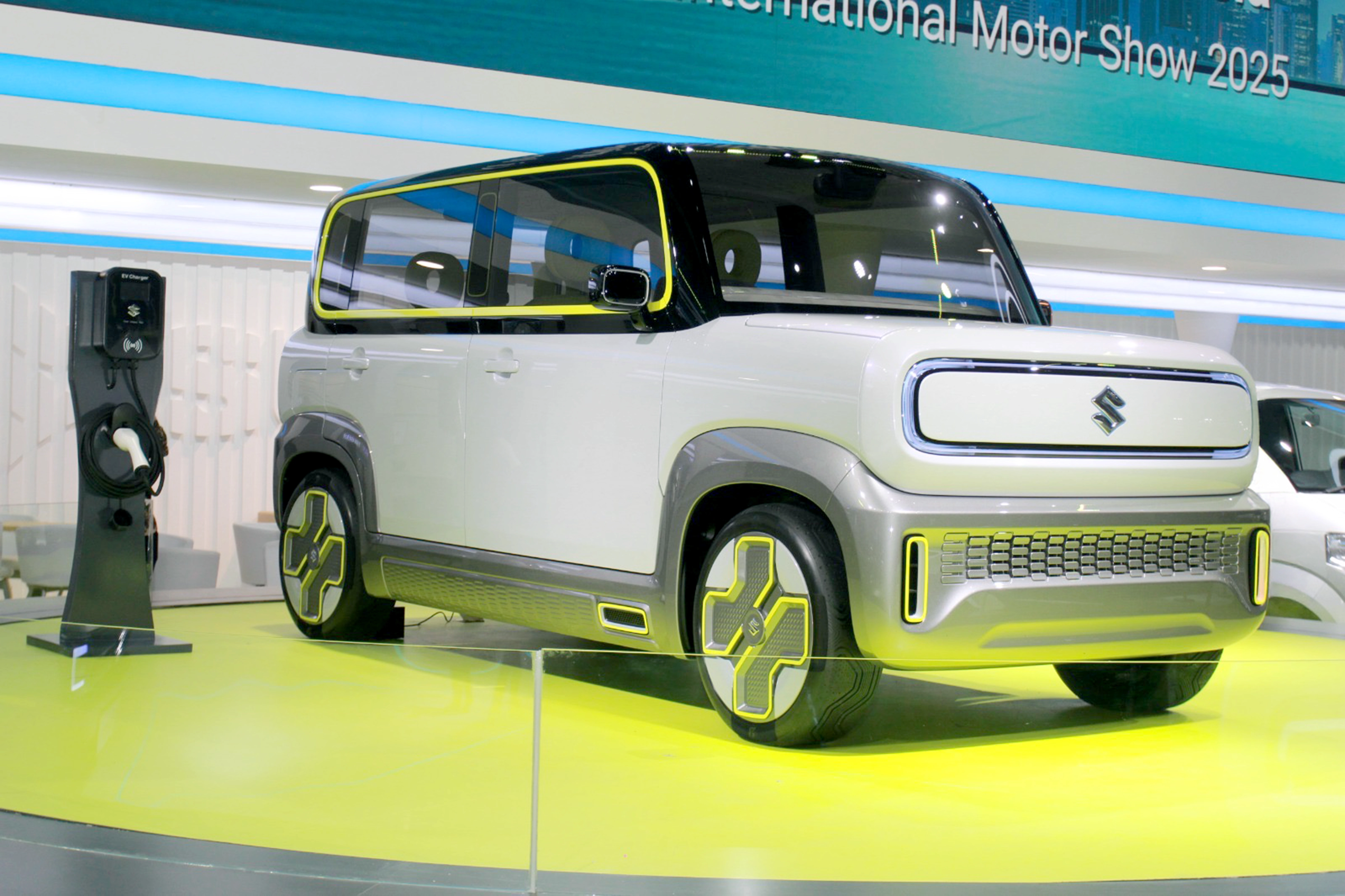 Mobil Konsep Suzuki Ewx Ikon Mobilitas Masa Depan