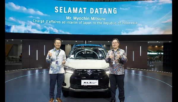 Myochin Mitsuru Charge Daffaires Ad Interim Of Japan To The Republic Of Indonesia Mengunjungi Booth Suzuki Di Giias 2026 Thumb 6a75b3f153d0c