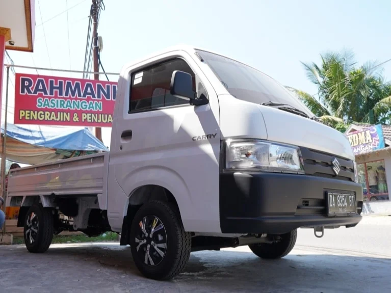 Rahmani Sasirangan Lestarikan Keindahan Kain Tradisional Bersama Carry Pick Up