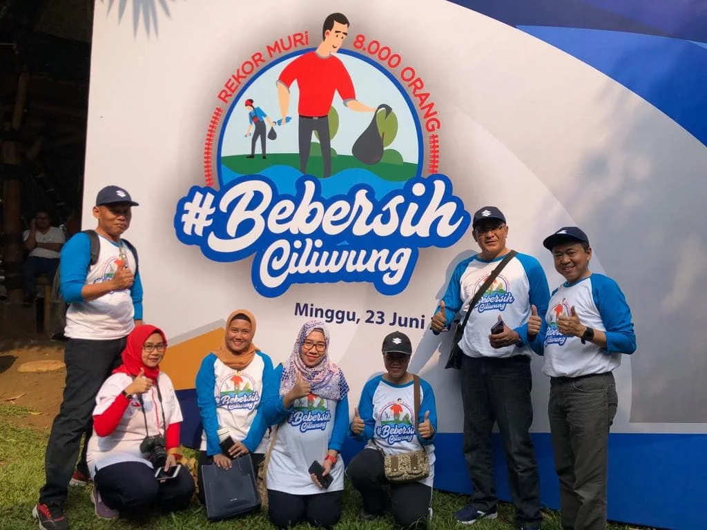 Suzuki Ikut Bebersihciliwung Pada Hari Lingkungan Hidup Sedunia