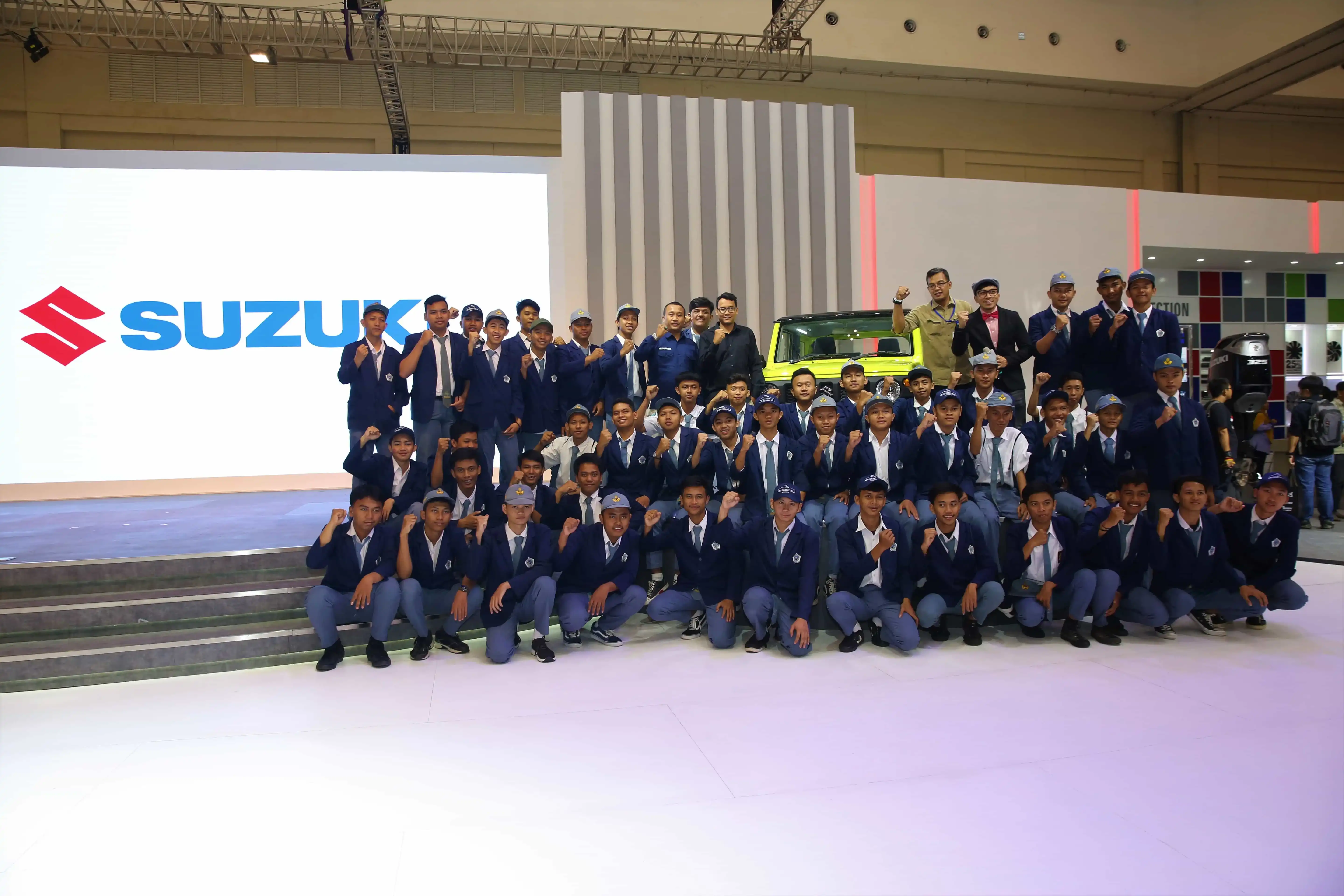 Suzuki Mengulas Teknologi Jimny Bersama Para Pelajar Smk Fadilah Utama Di Students Day Giias 2019